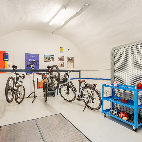 Biker Room: Your bicycle is always safe and easy to access at Garnì On The Rock, thanks to the dedicated video-monitored storage space